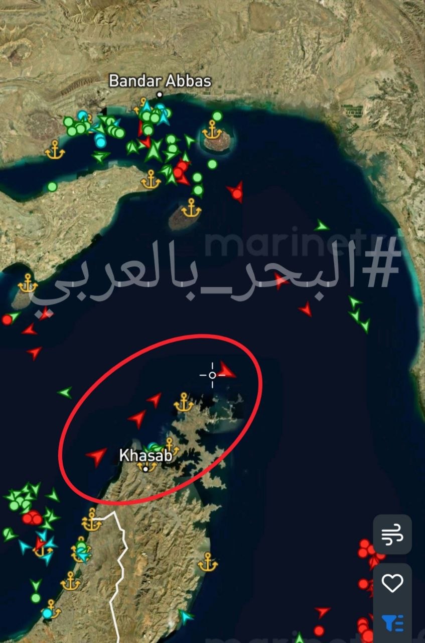 Active Bulk and Tanker Traffic in Strait of Hormuz