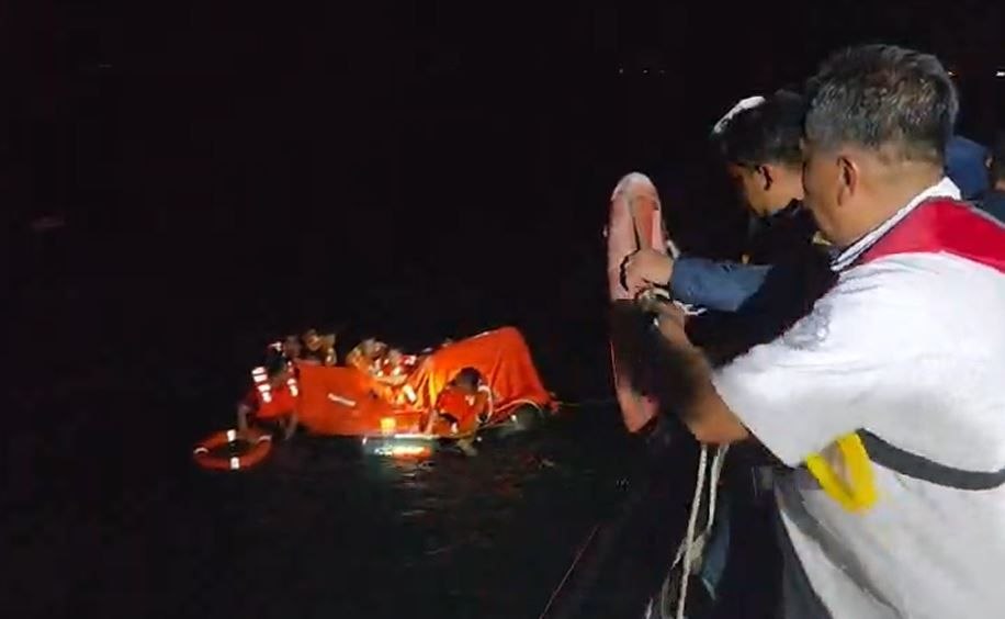 Golden Star 1 Container Ship Sinks Near Batam Island