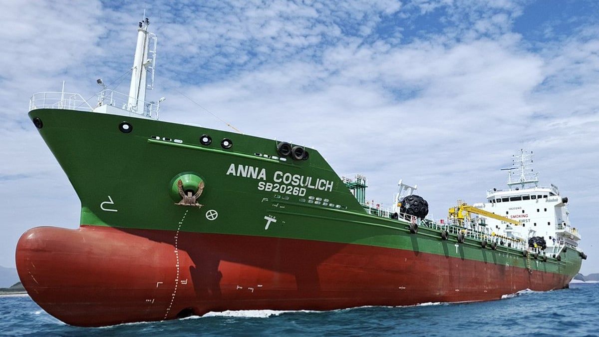 Fratelli Cosulich Receives Two New Methanol-Ready Bunkering Vessels
