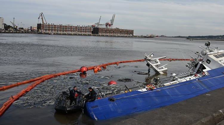 Russian Fishing Vessel Sinks at Montevideo Dock After Fuel Transfer Error