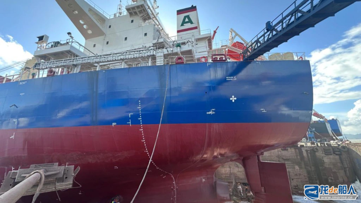 Alpha Bulkers to Order Two More Newcastlemax Bulkers