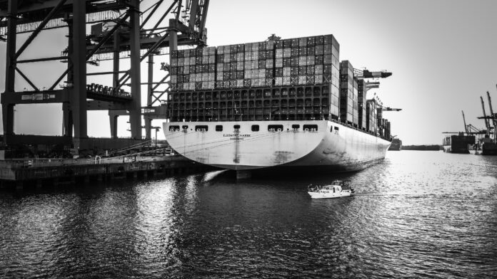 Centrofin Management Enters Container Shipping with First Order