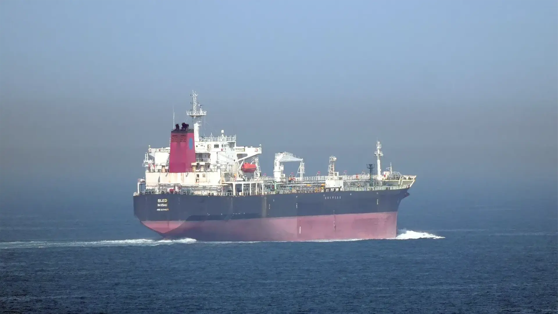 Oil Tanker Sled Regains Maneuverability Off Rügen